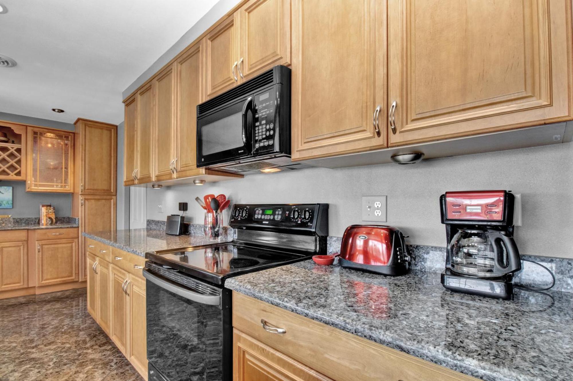 Pet Friendly Canal Front 3-bedroom Grand With Pool, Linai And Dock
