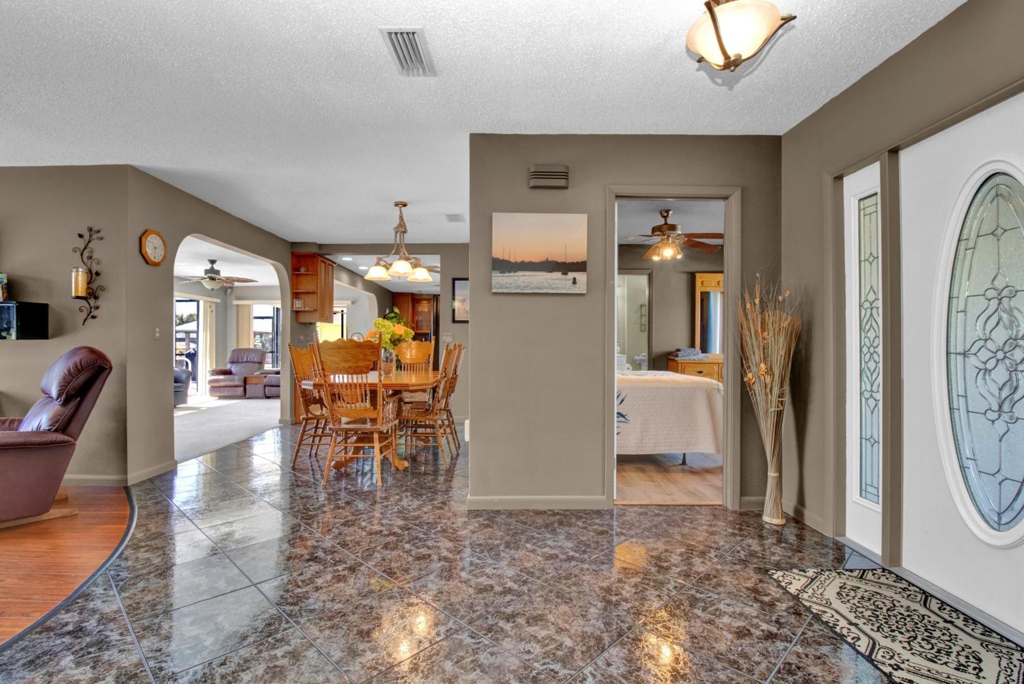 Pet Friendly Canal Front 3-bedroom Grand With Pool, Linai And Dock *