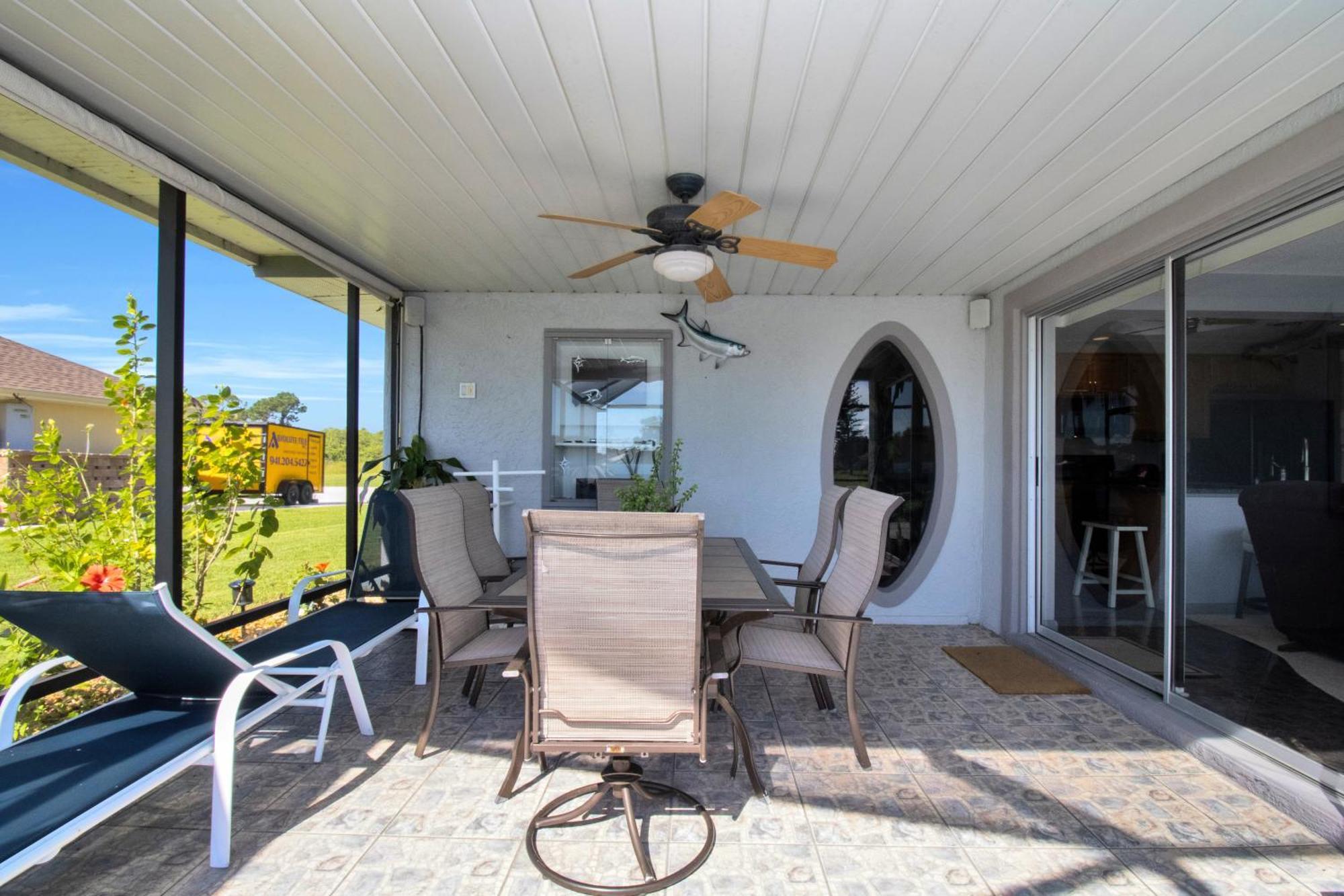 Pet Friendly Canal Front 3-bedroom Grand With Pool, Linai And Dock Port Charlotte