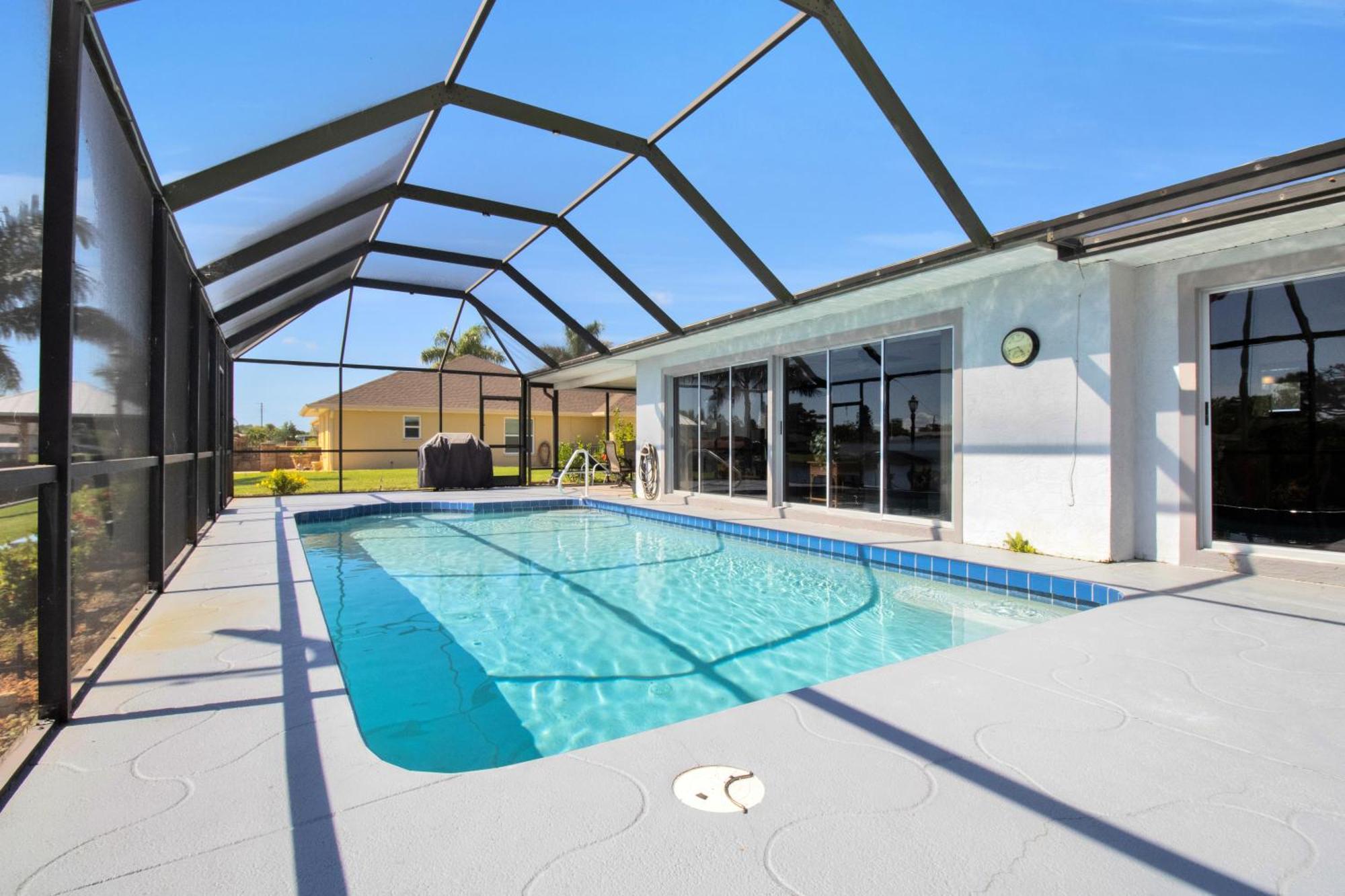 Pet Friendly Canal Front 3-bedroom Grand With Pool, Linai And Dock