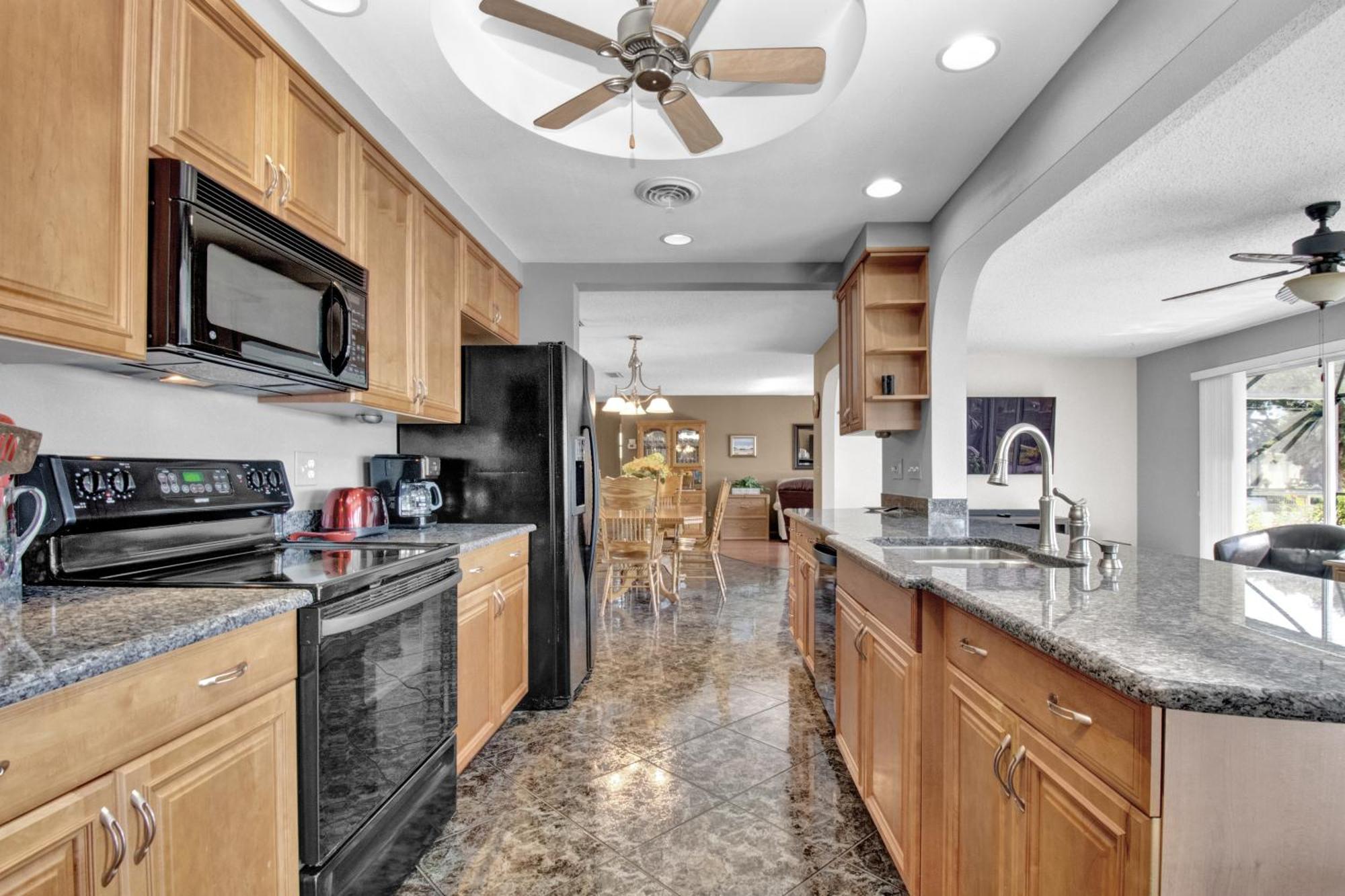 Pet Friendly Canal Front 3-bedroom Grand With Pool, Linai And Dock Villa *