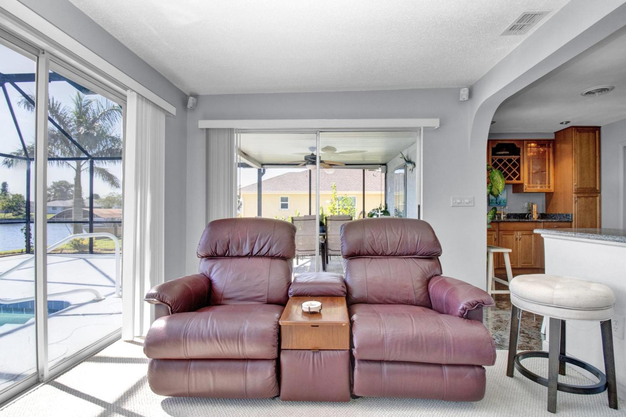 Villa Pet Friendly Canal Front 3-bedroom Grand With Pool, Linai And Dock Port Charlotte